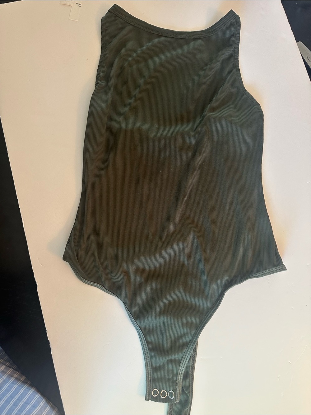 REVAMPED MOSS GREEN RIBBED LIGHTWEIGHT BODY SUIT SNAP CLOSURE  SZ SMALL